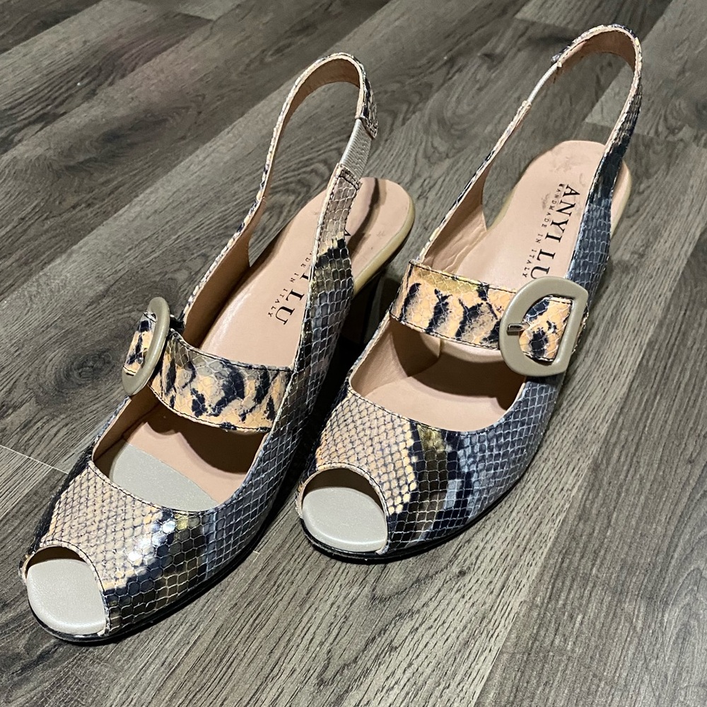 ANYI LU Snake Skin Ladies Pump Heels!!